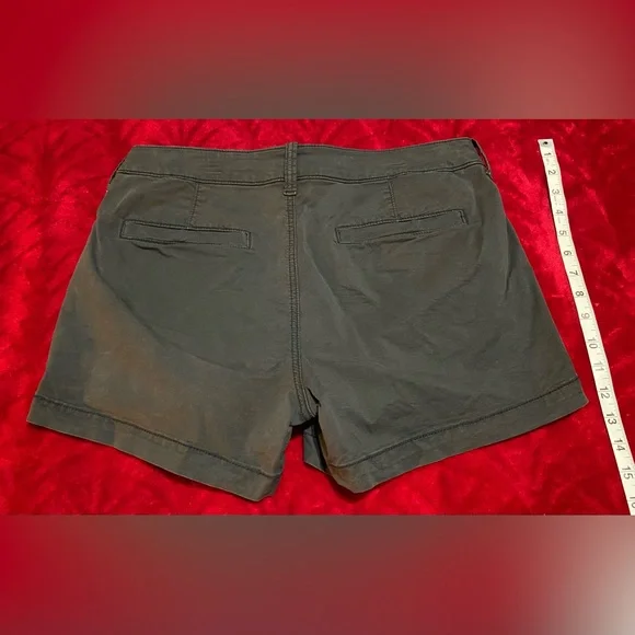 Size 10 Great Conditon Black American Eagle Midi shorts Mid waist NO FLAWS CUTE - Picture 4 of 10